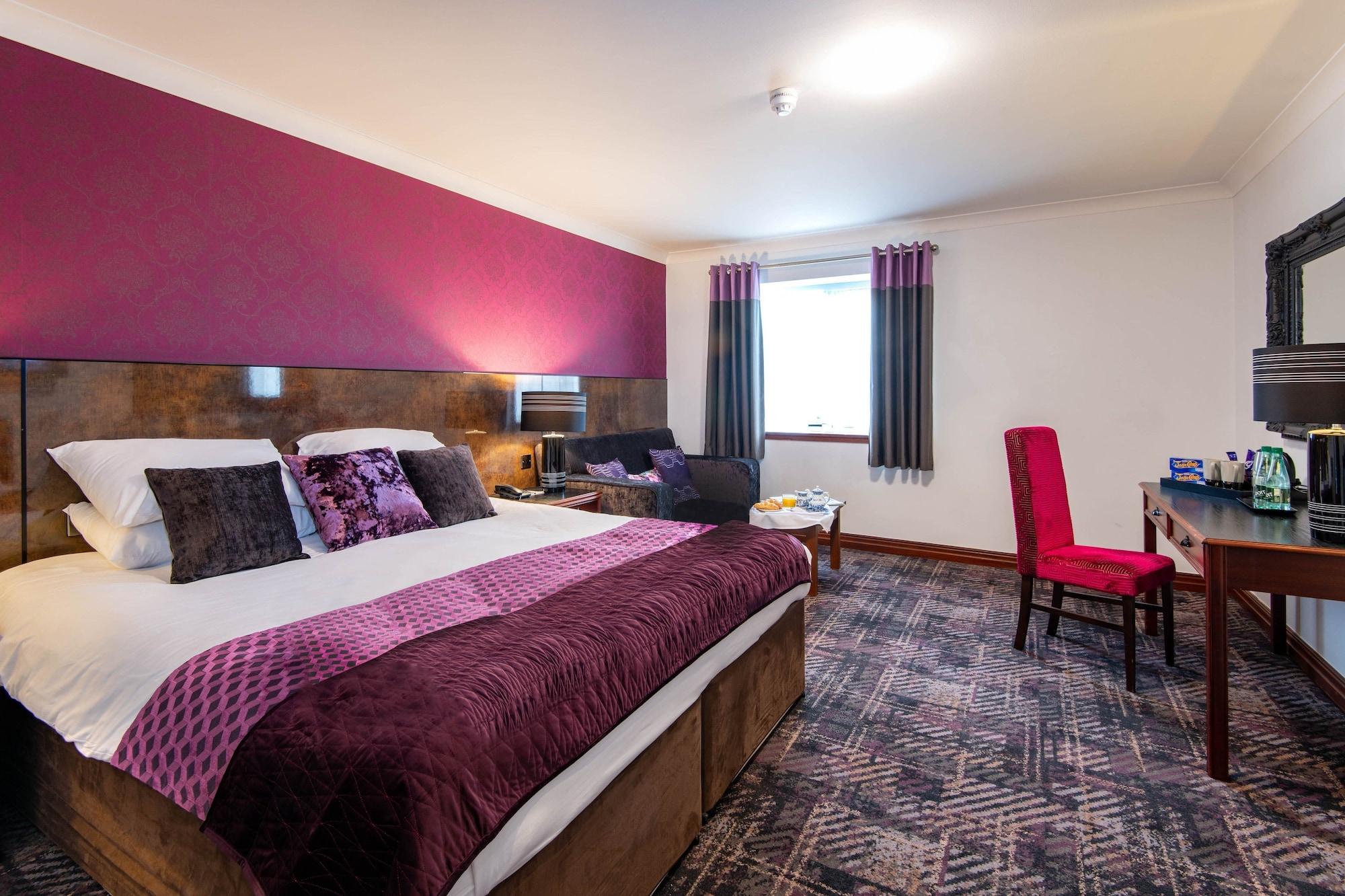 The Victoria Hotel Manchester By Compass Hospitality Oldham Buitenkant foto