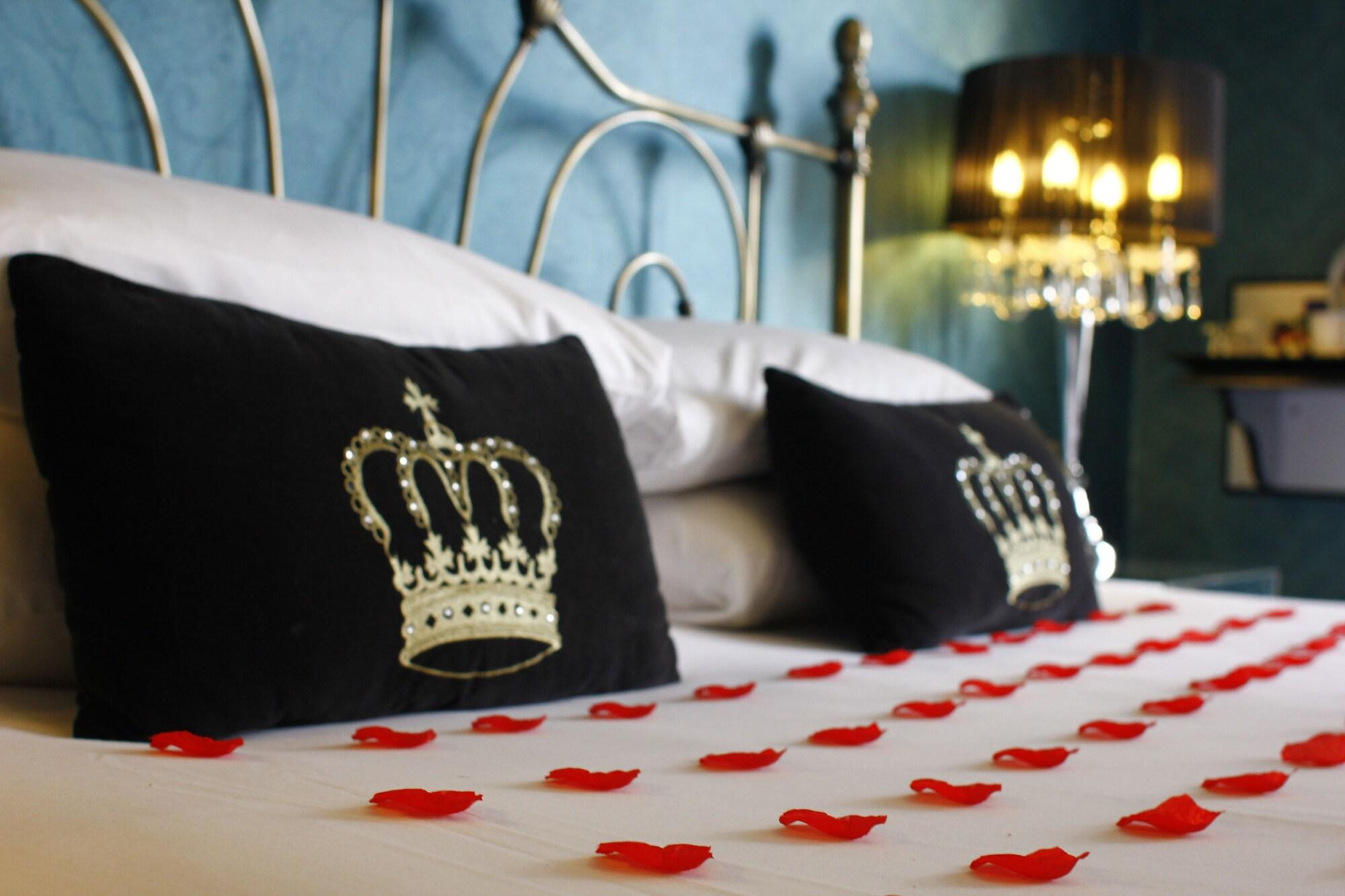 The Victoria Hotel Manchester By Compass Hospitality Oldham Buitenkant foto