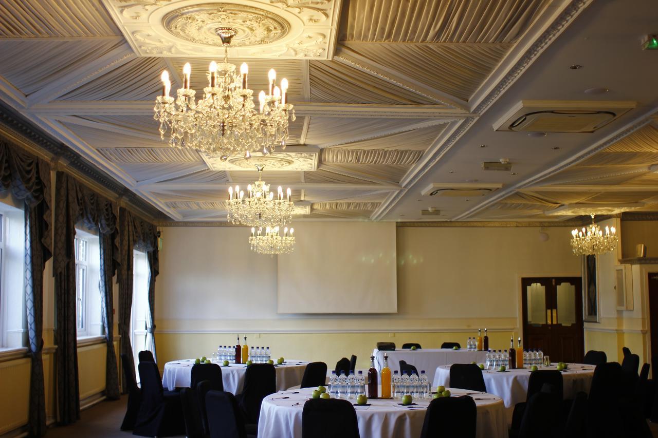 The Victoria Hotel Manchester By Compass Hospitality Oldham Buitenkant foto