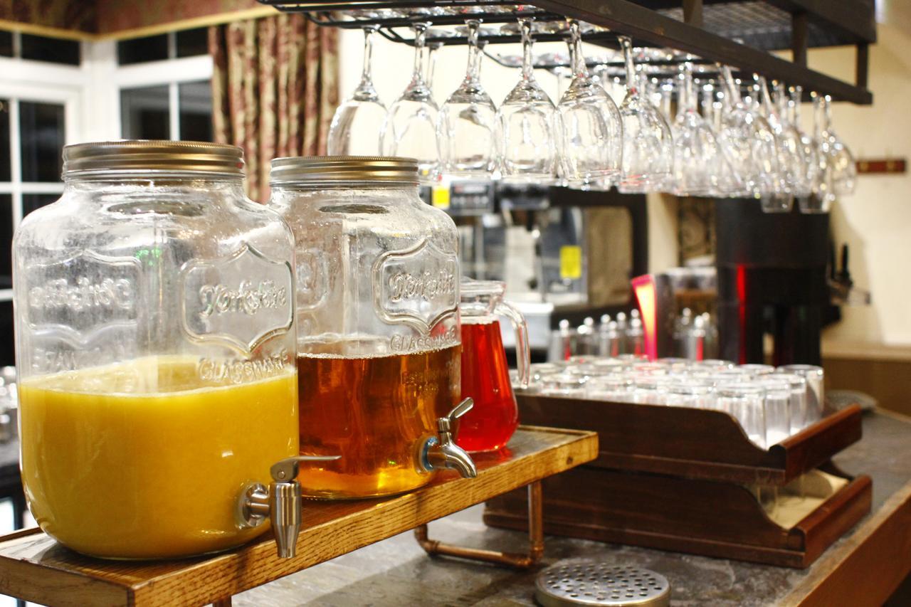 The Victoria Hotel Manchester By Compass Hospitality Oldham Buitenkant foto