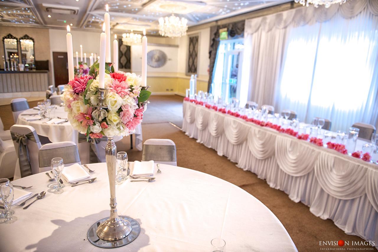 The Victoria Hotel Manchester By Compass Hospitality Oldham Buitenkant foto