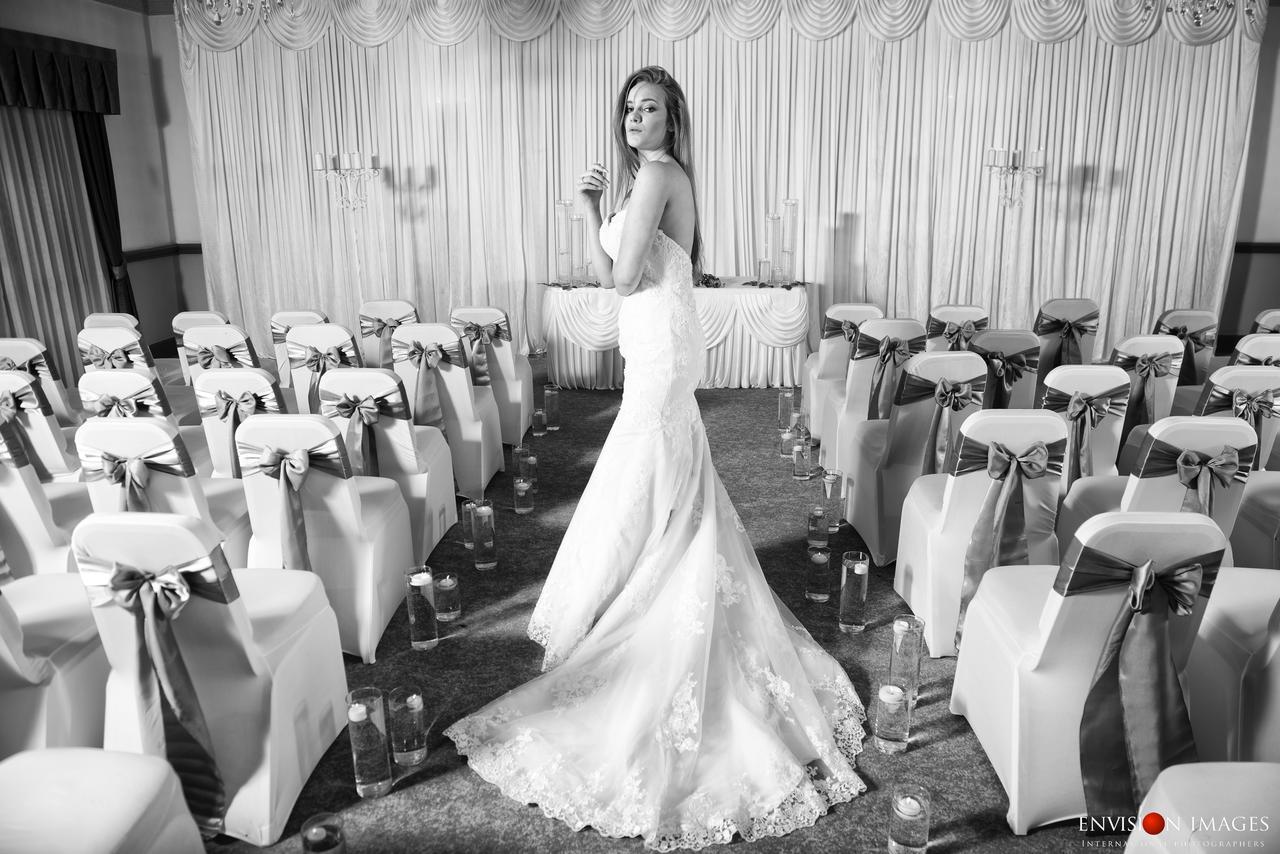 The Victoria Hotel Manchester By Compass Hospitality Oldham Buitenkant foto